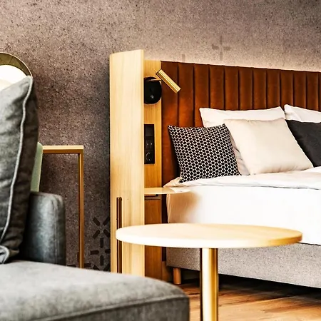 Gran Nocleg ze śniadaniem 4*